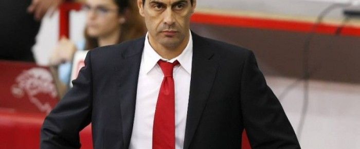 Φτύνω… τον Καζάζη