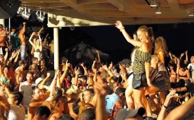 Τήνο και Μύκονο ο νέος Ντέλλιας Τήνο και Μύκονο ο νέος Ντέλλιας