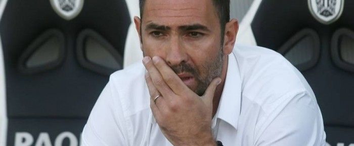 Τρεις απολύσεις