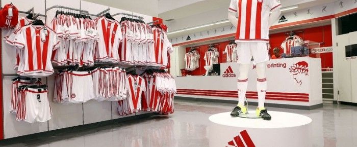 To γαυράκι σέρνει τον μπαμπά