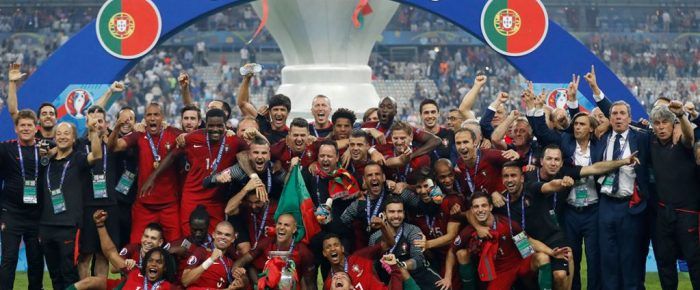 Στο τέλος νικούν οι κόκκινοι