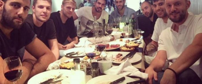 Έλα, ρε. Έφαγαν μαζί;