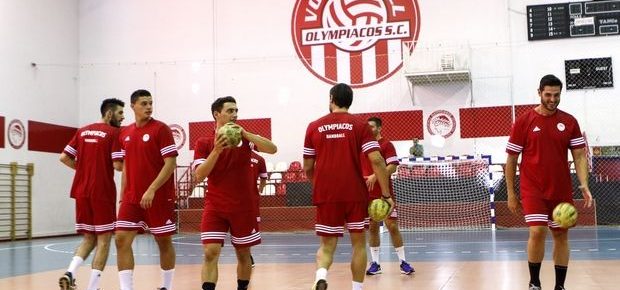 Αεκάρες… μαζευτείτε. Ερχόμαστε! Αεκάρες… μαζευτείτε. Ερχόμαστε!