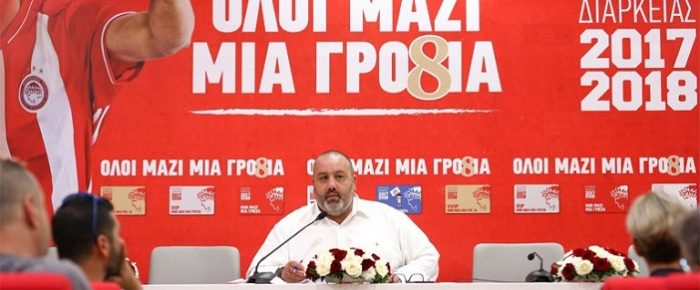 Η τρέλα πάει στο Ναό