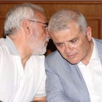 Στα τέσσερα ή στα ανάσκελα