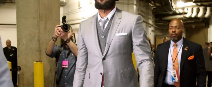 Ο Λε Μπρον τους ντύνει