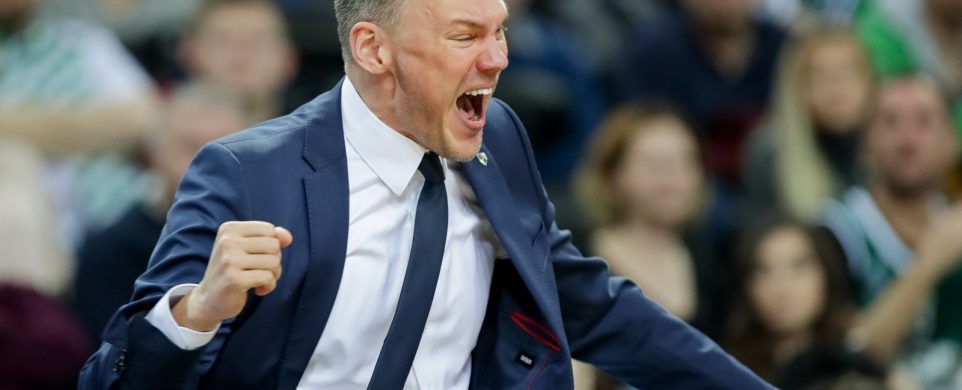 Άνοιξαν τα πόδια