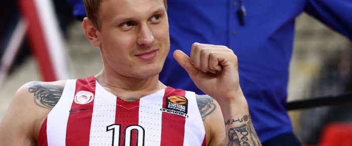 Τέσσερα φάουλ ο Τίμα Τέσσερα φάουλ ο Τίμα