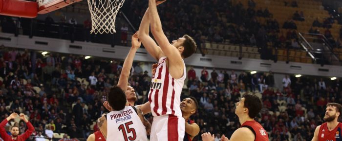 Τους βομβαρδίσαμε