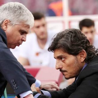 Ρε Παπαδόπουλε: Φεύγετε μόνοι σας