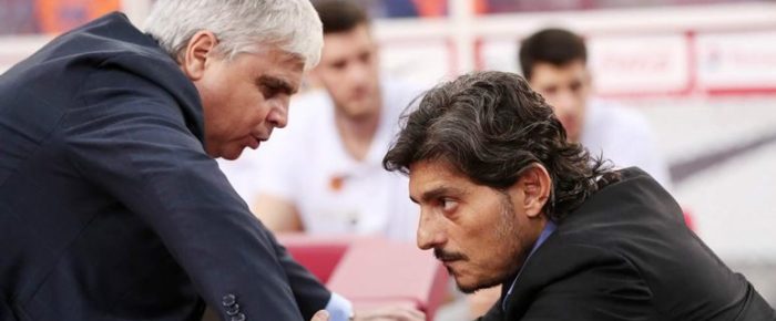 Ρε Παπαδόπουλε: Φεύγετε μόνοι σας Ρε Παπαδόπουλε: Φεύγετε μόνοι σας