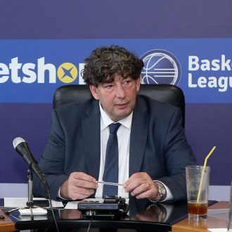 Γαλατσόπουλος: Ο πρόεδρος με το… περουκίνι Γαλατσόπουλος: Ο πρόεδρος με το… περουκίνι