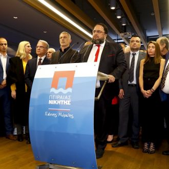 Την έπεσαν στον Βλαχάκο Την έπεσαν στον Βλαχάκο