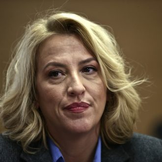 Πώς τα κατάφερε η Δούρου
