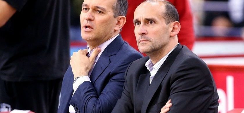 Έφτυσαν τον Αγγελόπουλο