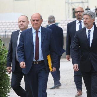 Όλα στον αέρα