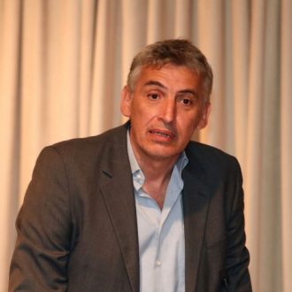 Φίλε. Κάνε πίσω τώρα που είναι νωρίς