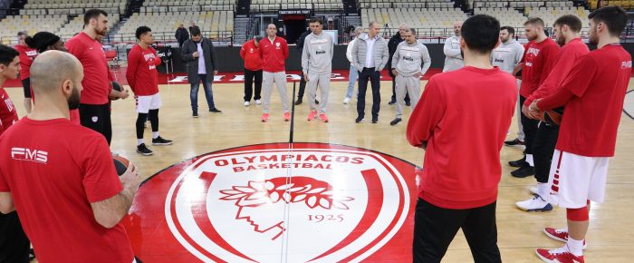 Το πρώτο φιλικό Το πρώτο φιλικό