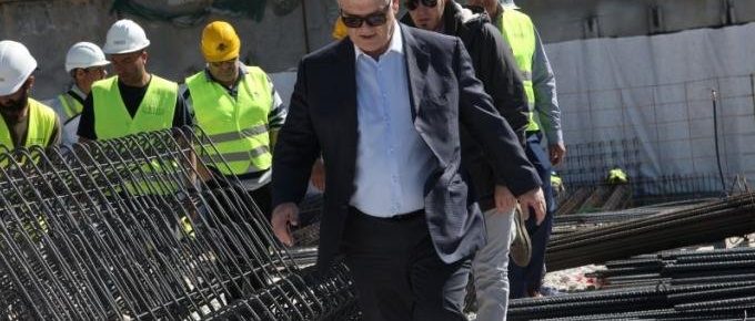 Ρε, εσύ Μάκη. Τόσο παύλες;…