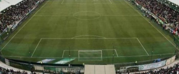 Βάζελοι: Εμφύλιος για το γήπεδο