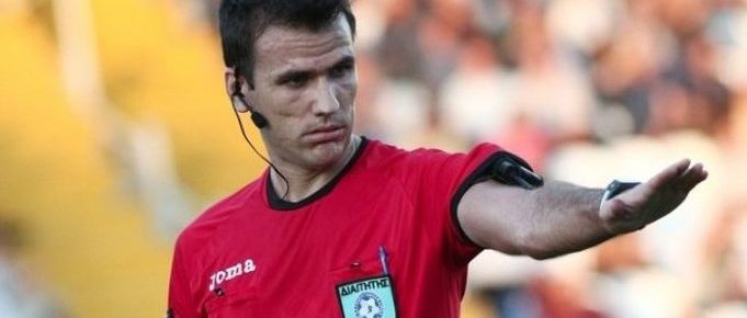 Τον διαιτητή των… δελτίων!