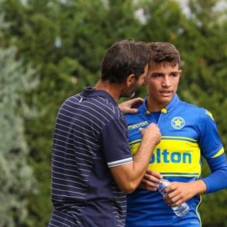 Κολοκοτρώνης με τα όλα του. Τους έφτυσε κατάμουτρα