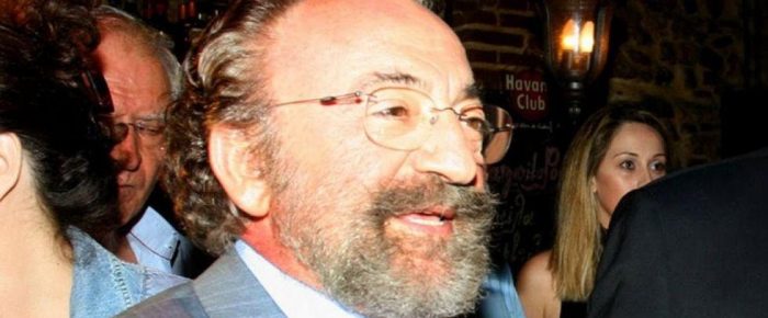 Βγάζει μαλλιά…