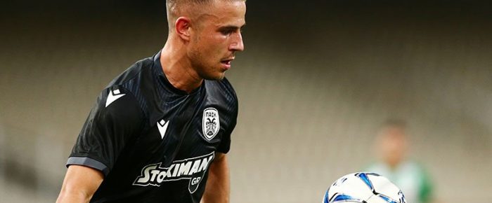 Τον ξεπούλησε Τον ξεπούλησε