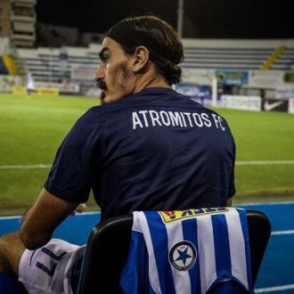 Τώρα τα βάζει Τώρα τα βάζει