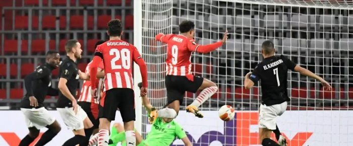 Ο Σιδηρόπουλος με το σημαιάκι Ο Σιδηρόπουλος με το σημαιάκι