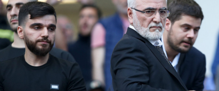 Δύο φορές καραγκιόζηδες