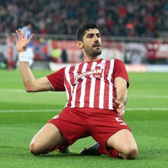 Τον αποθεώνουν Τον αποθεώνουν