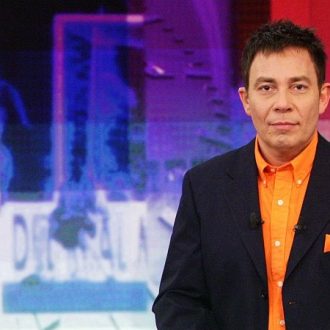 Καρμοίρης – ΕΡΤ: Το Σάββατο τον προσέλαβαν, σήμερα τον έδιωξαν!