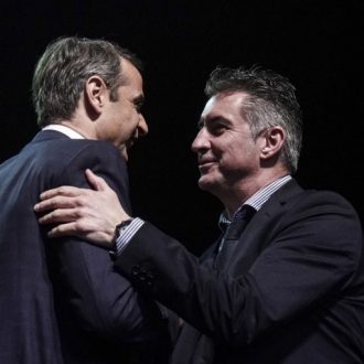 Συντριβή Μητσοτάκη