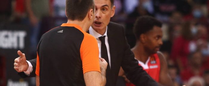 Φοβού τους διαιτητές
