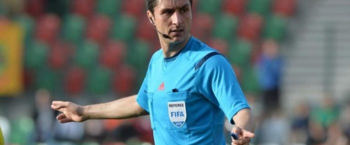 Να του πει ο παπάς στο αυτί…