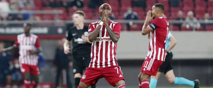 Θέλει και τύχη