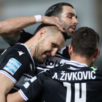 Τώρα γυρίζουν