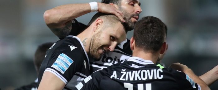 Τώρα γυρίζουν