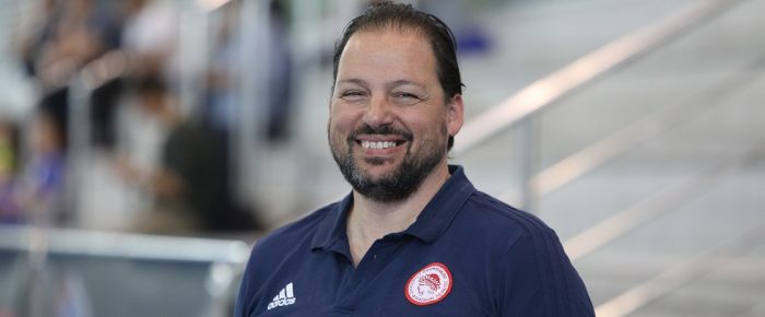Μια ζωή στον Θρύλο ο Χάρης