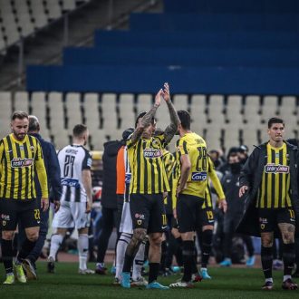 “Είστε ανίκανοι”