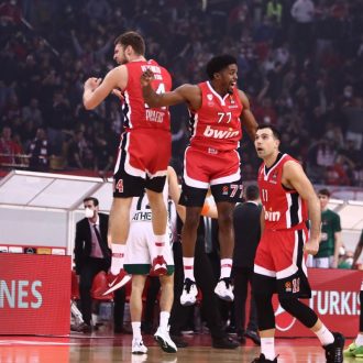 Τελευταίοι, σας αρέσουνε τα κόκκινα τα πέη…