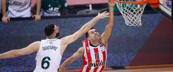 Το μπάσκετ βάφτηκε κόκκινο