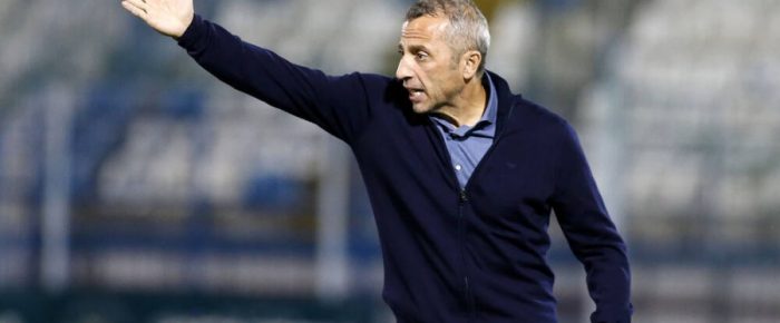 Τι βλέπει και τι δεν βλέπει ο Μεταξάς Τι βλέπει και τι δεν βλέπει ο Μεταξάς