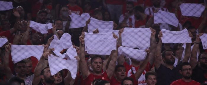 Λευκή πετσέτα, Γιαννακόπουλε
