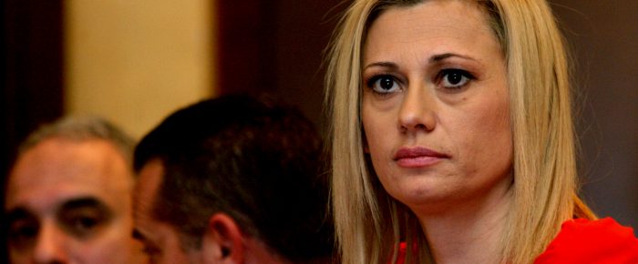 Ραχήλ Μακρή: Κρα, κρα η καρακάξα