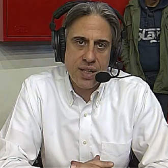 Με ποιον κάθισα δίπλα δίπλα Με ποιον κάθισα δίπλα δίπλα