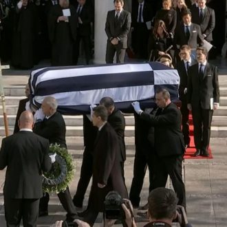 Ο σκούρος, ο κοκός και ο Ντογιάκος 