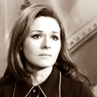 Αυτή είσαι. Η Κούλα Αυτή είσαι. Η Κούλα