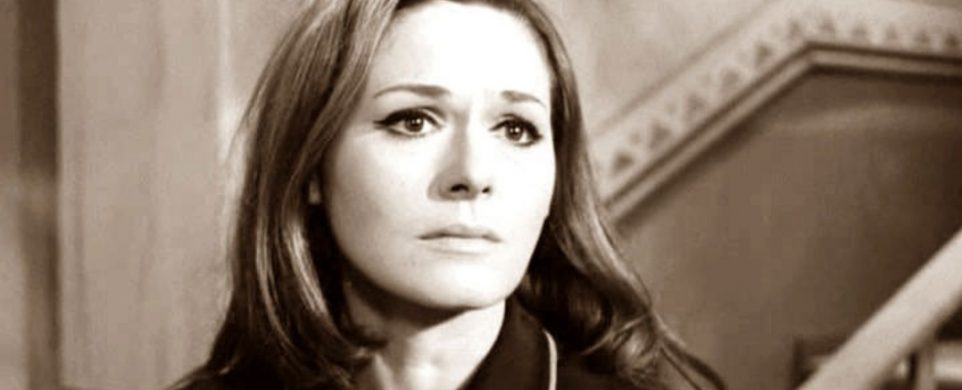 Αυτή είσαι. Η Κούλα